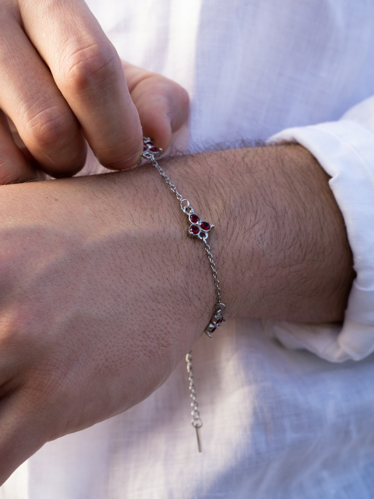 PULSERA TRÉBOL ROJO